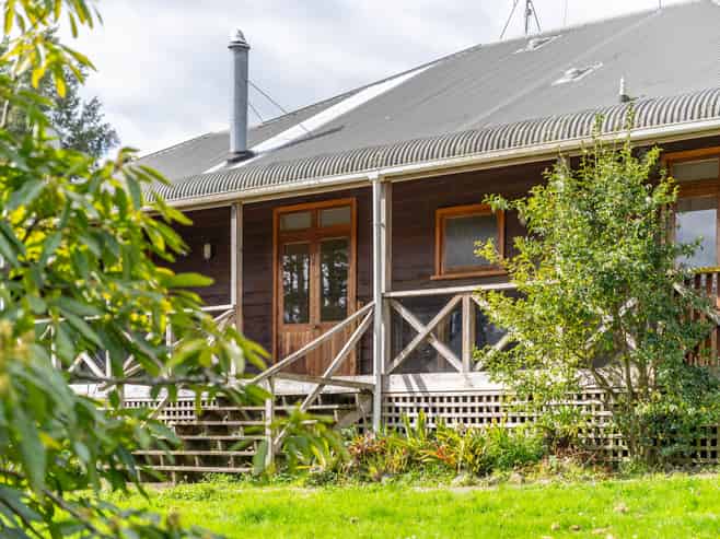 11 Pahoia Road, Pahoia