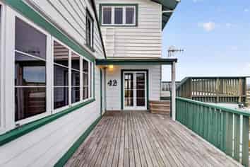 42 Cameron Road, Napier Hill