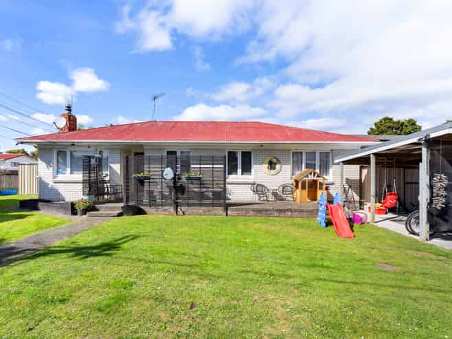 137 Clevedon Road, Papakura