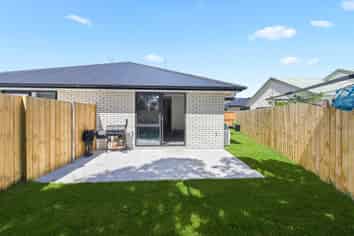 B/5 Bruce Avenue, Glenview