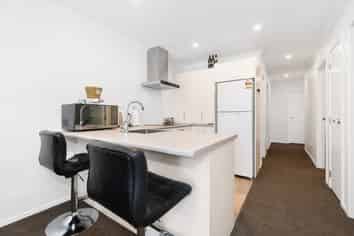 B/5 Bruce Avenue, Glenview