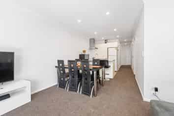 B/5 Bruce Avenue, Glenview