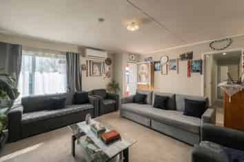 2/11 Dunstan Place, Otara