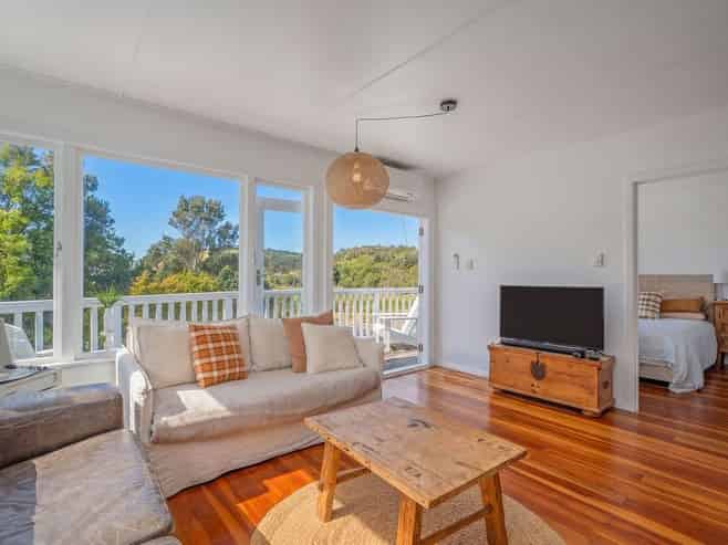 4 Ocean Beach Road, Tairua