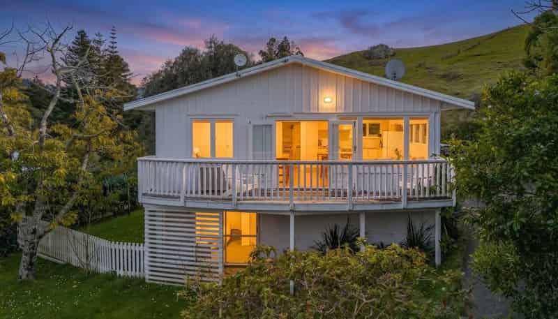 4 Ocean Beach Road, Tairua