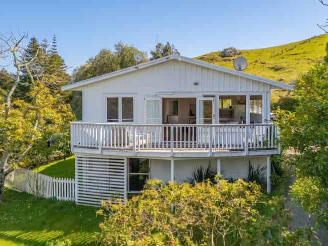 4 Ocean Beach Road, Tairua
