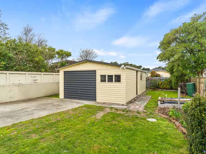 15 Waite Street, Featherston