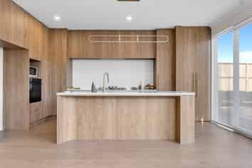 52 Michael Bosher Way, Flat Bush