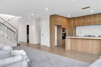 52 Michael Bosher Way, Flat Bush