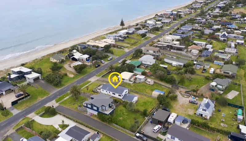 484 Pukehina Parade, Pukehina