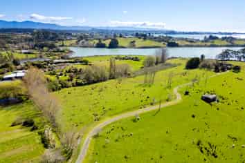 12 Pukeko Lane, Redwood Valley