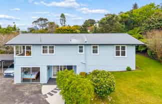 15 Atkinson Road, Titirangi
