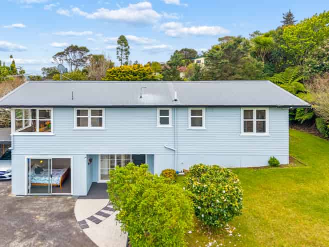 15 Atkinson Road, Titirangi