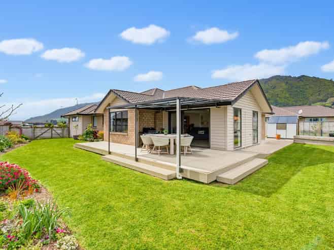 35 Waipunahau Road, Waikanae