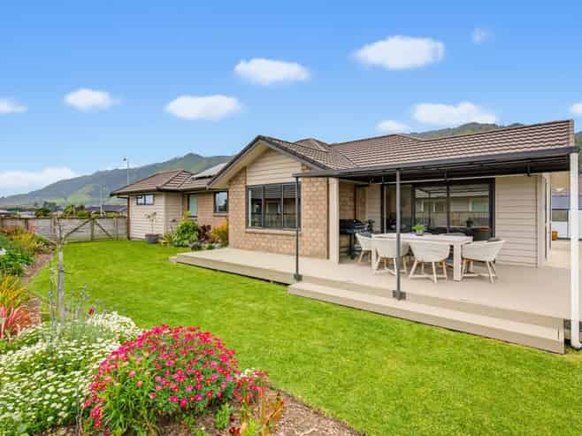 35 Waipunahau Road, Waikanae