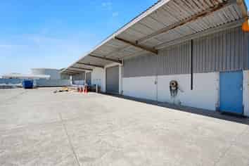 Versatile Seaview warehouse