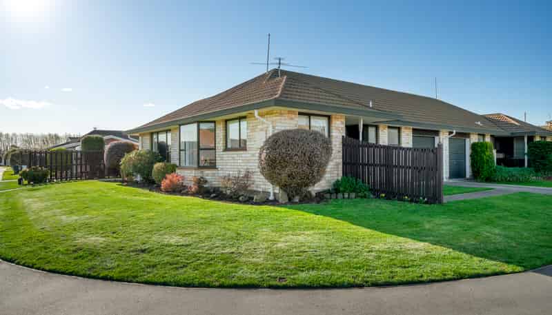 1/1 Iona Place, Sockburn