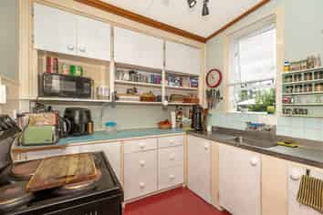 35 de Lautour Road, Inner Kaiti