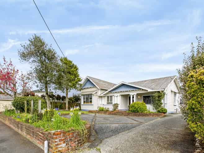 68 Russell Street, Westport
