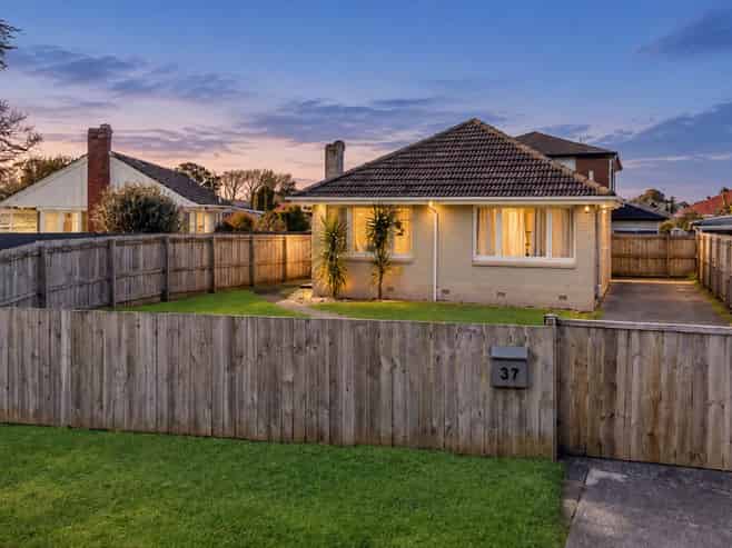 37 Hallberry Road, Mangere East