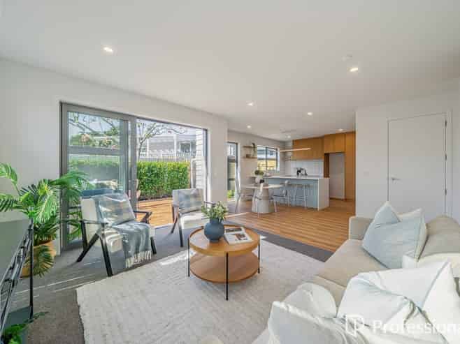 9B Seddon Street, Waikanae