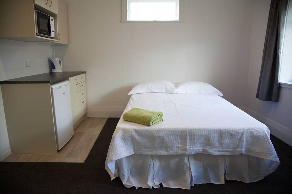 Fully Furnished Self Contained Studio Room 4