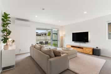 27 Riria Crescent, Conifer Grove