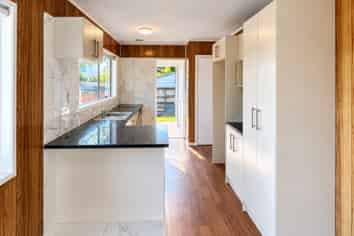 36 Challen Close, Conifer Grove