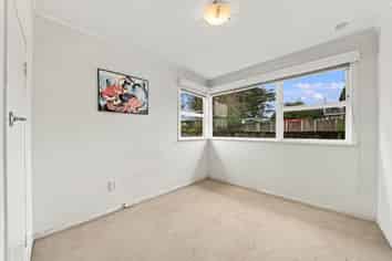 22 Clayton Avenue, Otara