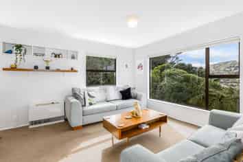 25 John Witton Drive, Crofton Downs