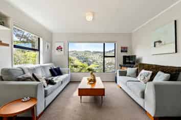 25 John Witton Drive, Crofton Downs