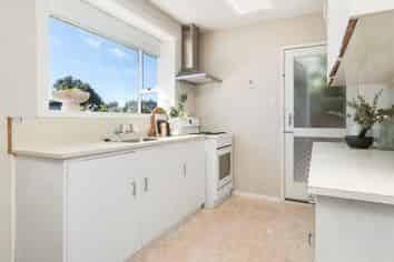 6 De Bloge Place, Burwood