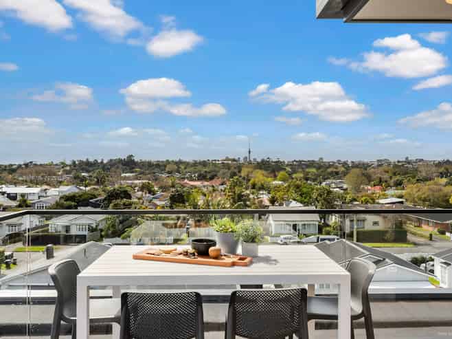 303/9 Walmer Road, Point Chevalier