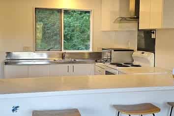 16B Chartwell Drive, Crofton Downs