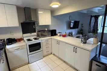 16B Chartwell Drive, Crofton Downs