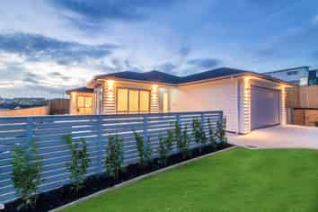 10 Dinning Road, Riverhead