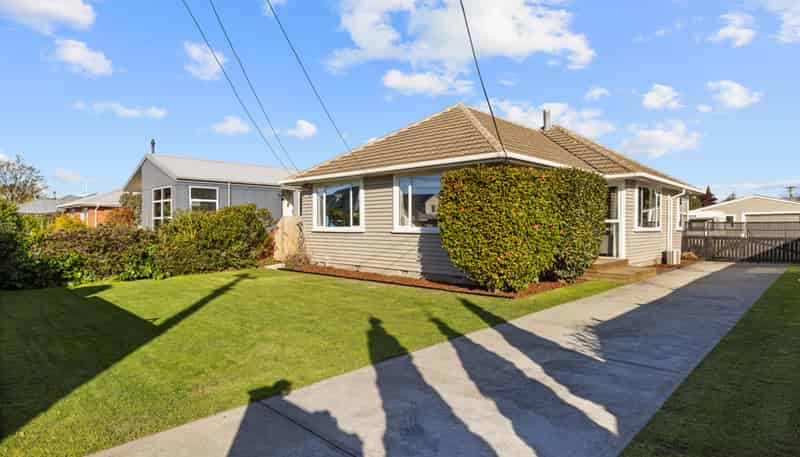 72 Birchfield Avenue, Dallington