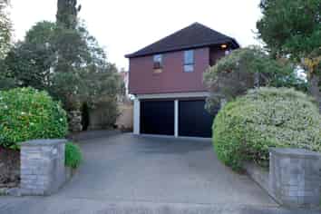10 Edgewater St, Waikanae