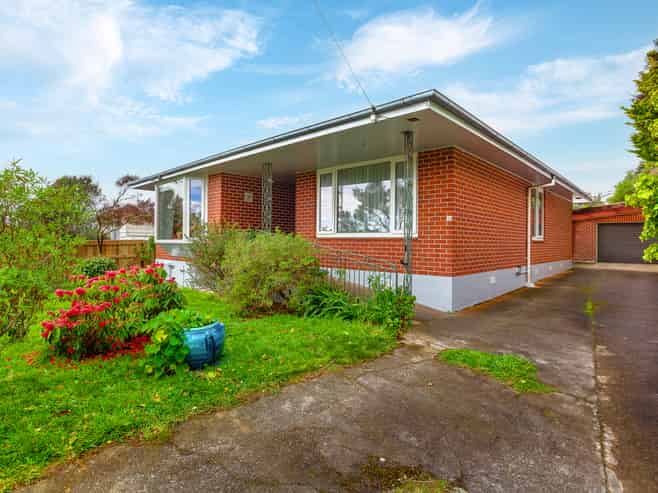 12 Robert Street, Newlands