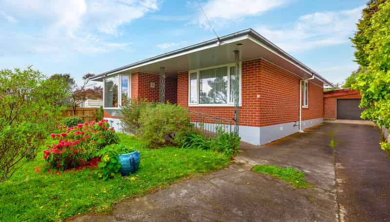 12 Robert Street, Newlands