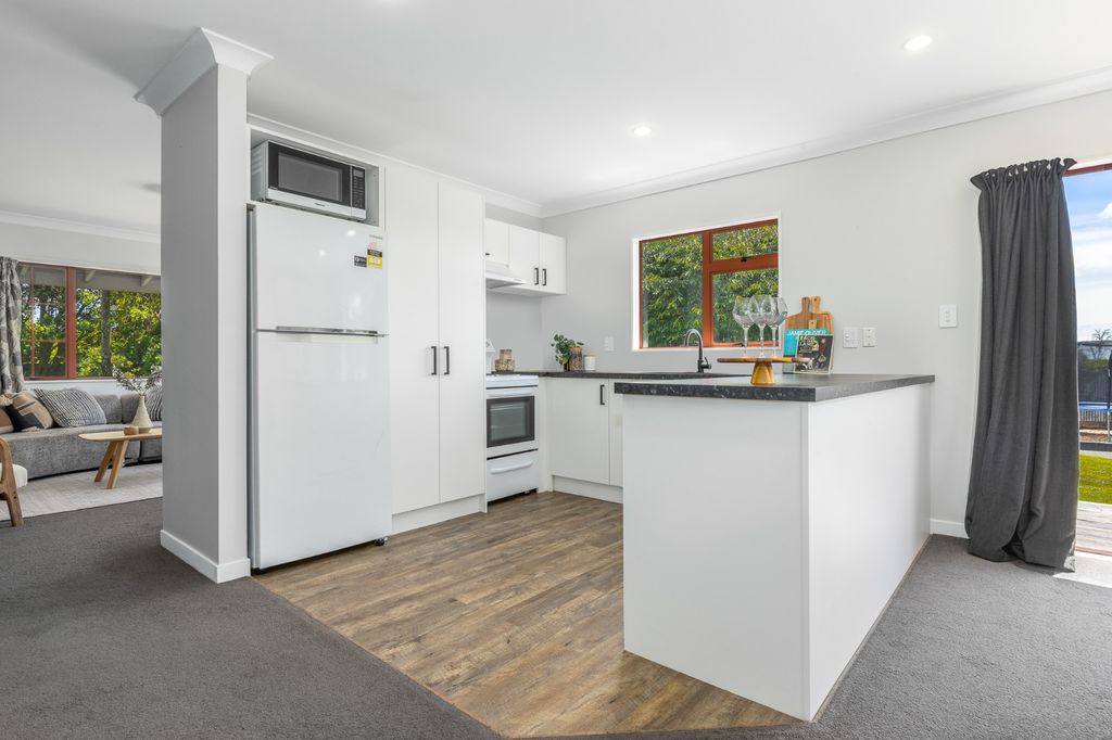 Country Charm, Space & Serenity – Lifestyle Living Just Minutes from Levin 4