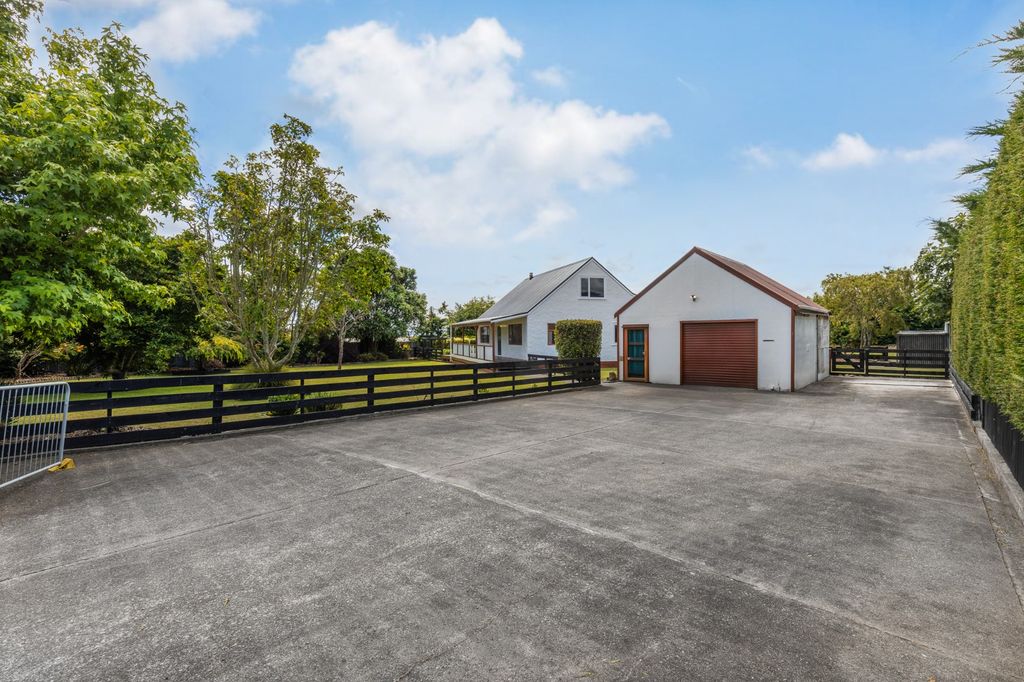 Country Charm, Space & Serenity – Lifestyle Living Just Minutes from Levin 1