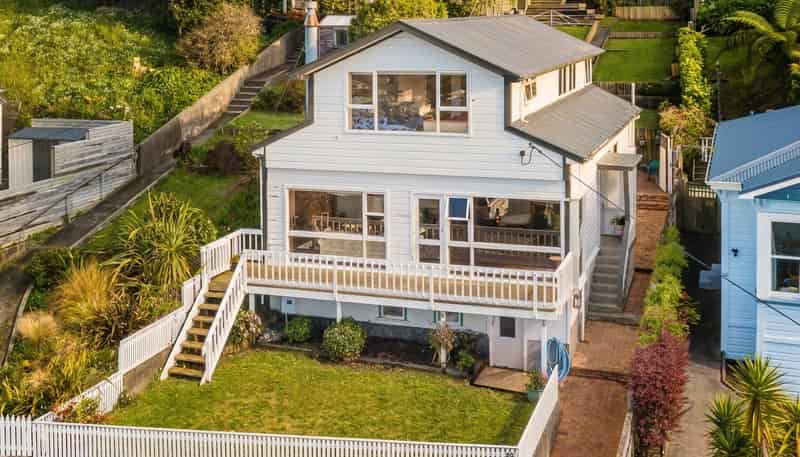 24 Sugarloaf Road, Brooklyn