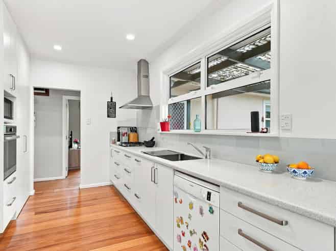 8 Hutchison Crescent, Durie Hill