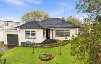 8 Hutchison Crescent, Durie Hill