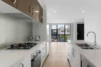 58 Seafarer Crescent, Stanmore Bay