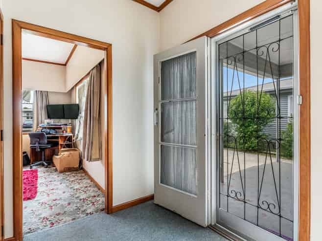 6 Lewis Street, Inner Kaiti