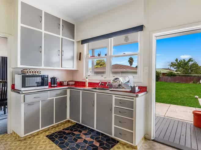 6 Lewis Street, Inner Kaiti