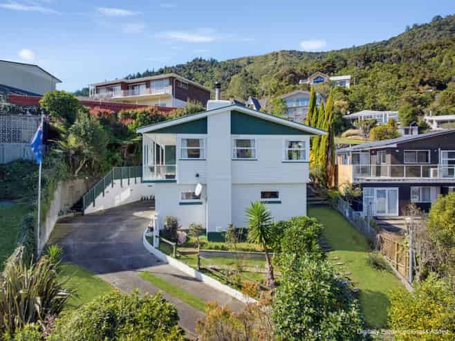 10 Seaview Crescent, Picton