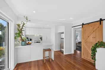 954 Whangaparaoa Road, Manly